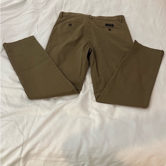 BANANA REPUBLIC MEN’S SLIM RAPID MOVEMENT CHINO - Picture 2 of 4